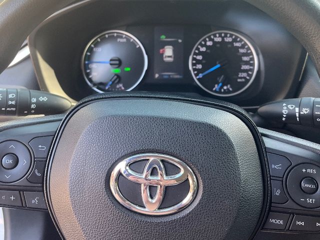 Toyota RAV4 - фото 2