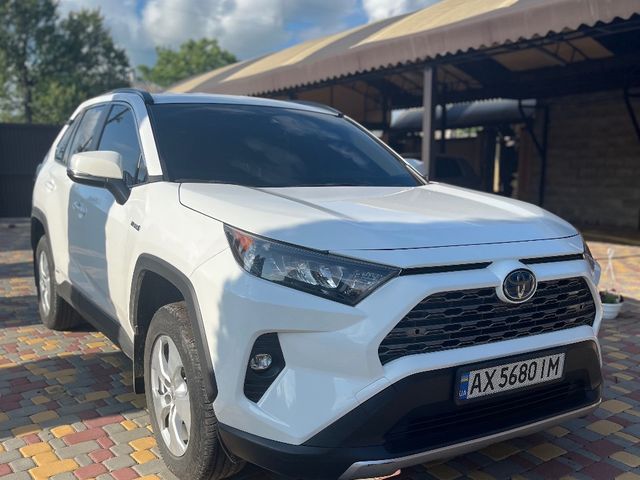 Toyota RAV4 - фото 3
