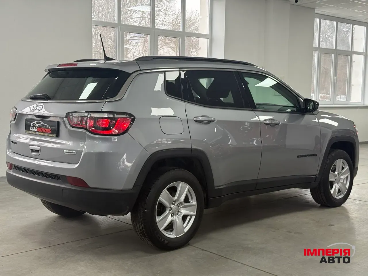 Jeep Compass - фото 2