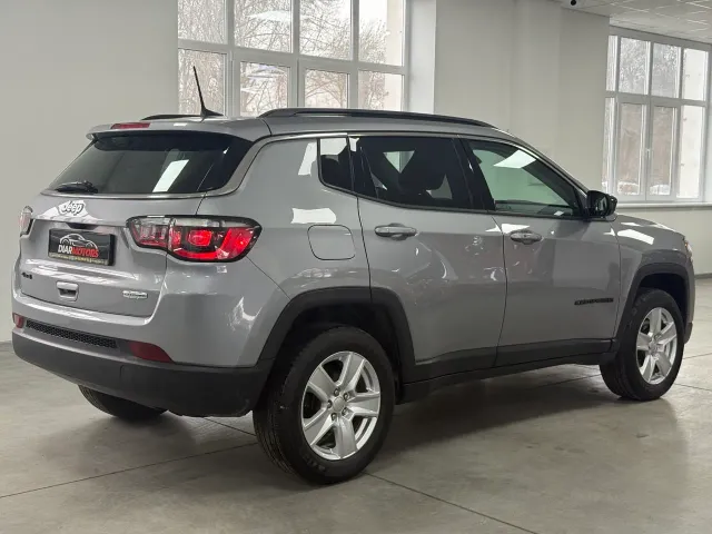 Jeep Compass - фото 2