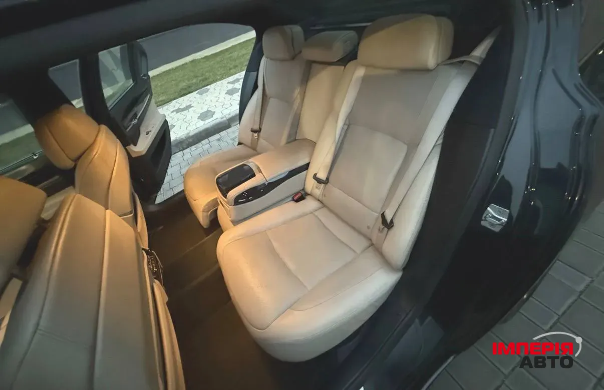 BMW 7 серії - фото 10