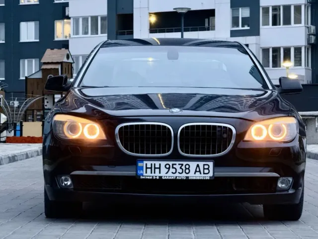 BMW 7 серії - фото 1