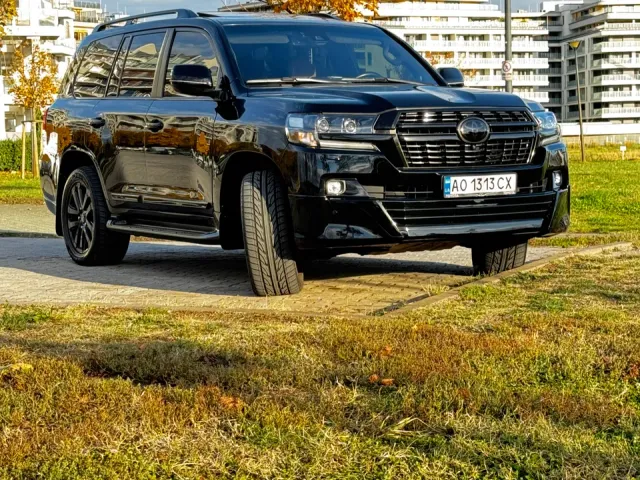Toyota Land Cruiser - фото 1