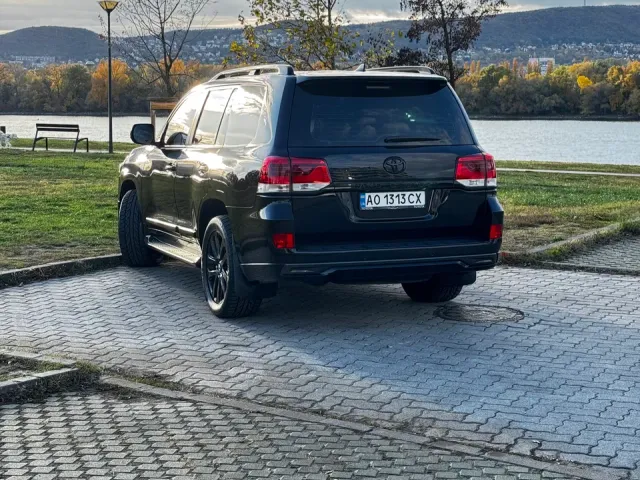 Toyota Land Cruiser - фото 3