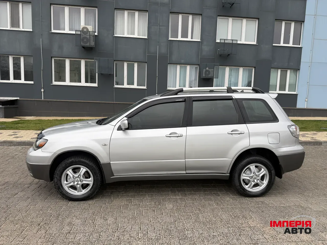 Mitsubishi Outlander - фото 6