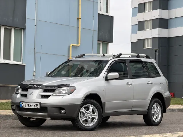 Mitsubishi Outlander - фото 2
