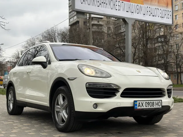 Porsche Cayenne - фото 1