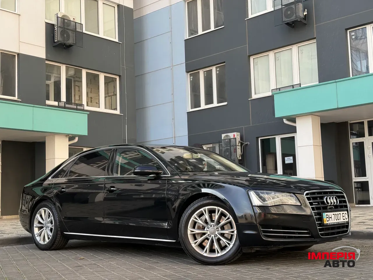 Audi A8 - фото 12