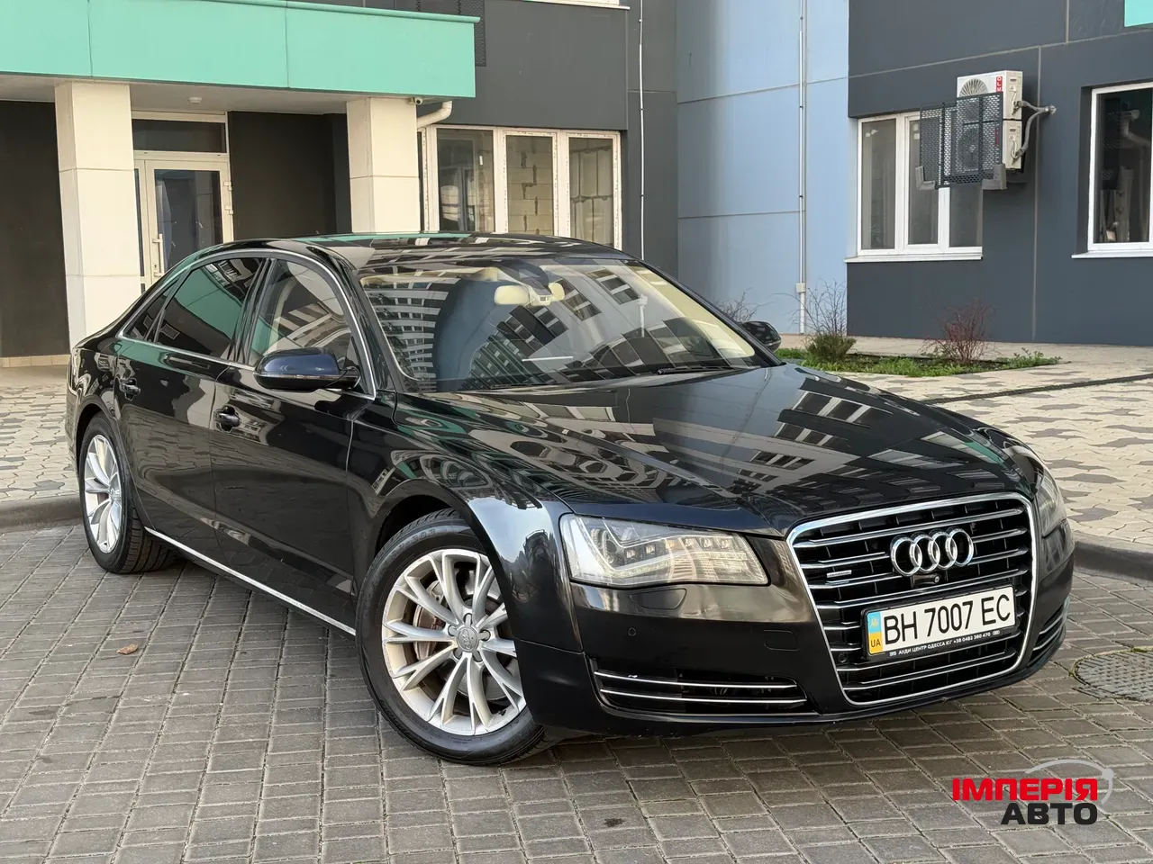 Audi A8 - фото 10