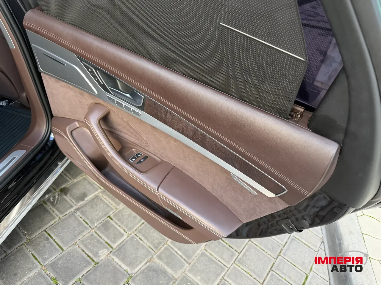 Audi A8 - фото 51