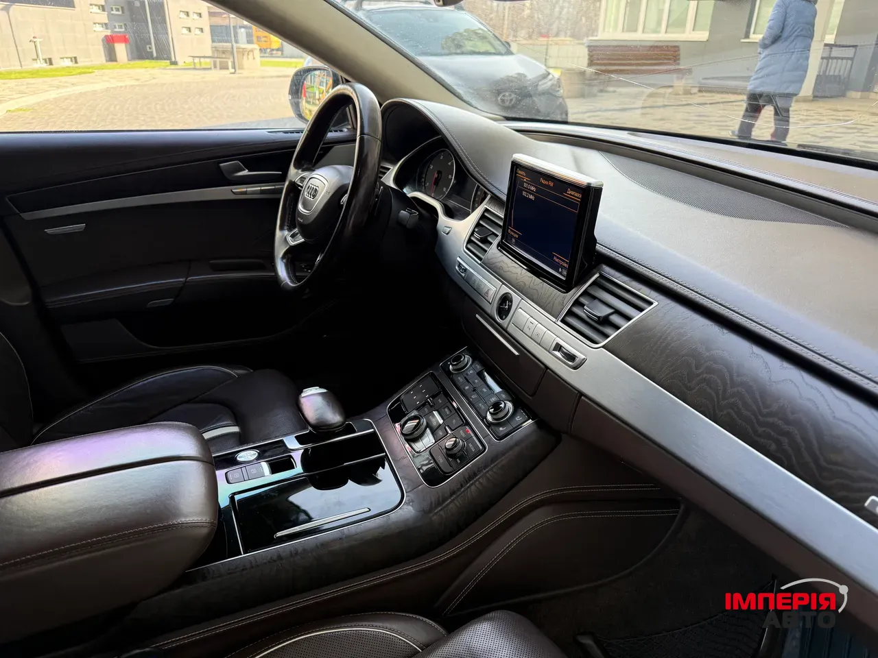 Audi A8 - фото 42