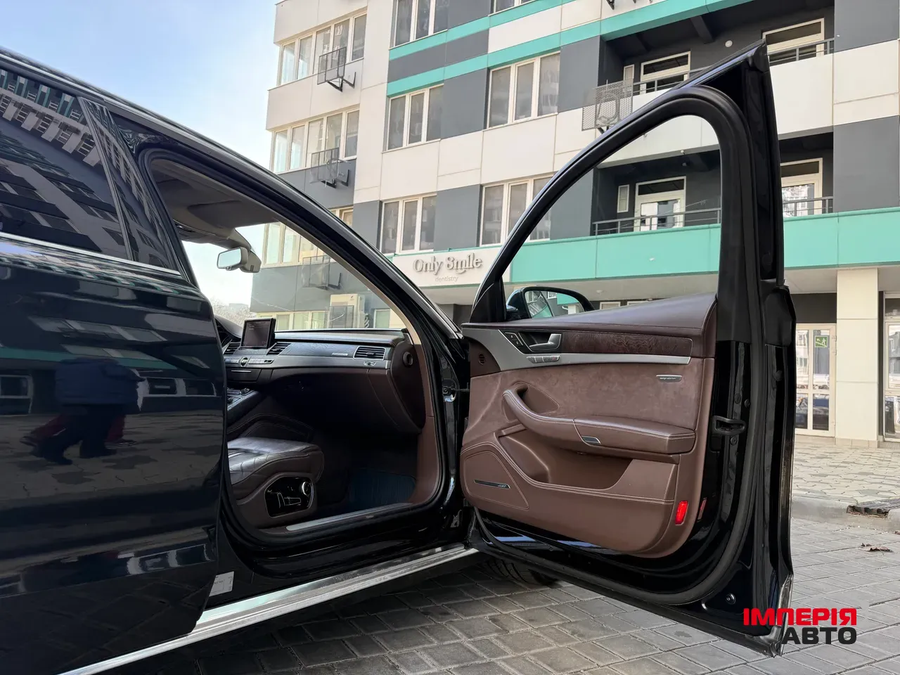 Audi A8 - фото 32