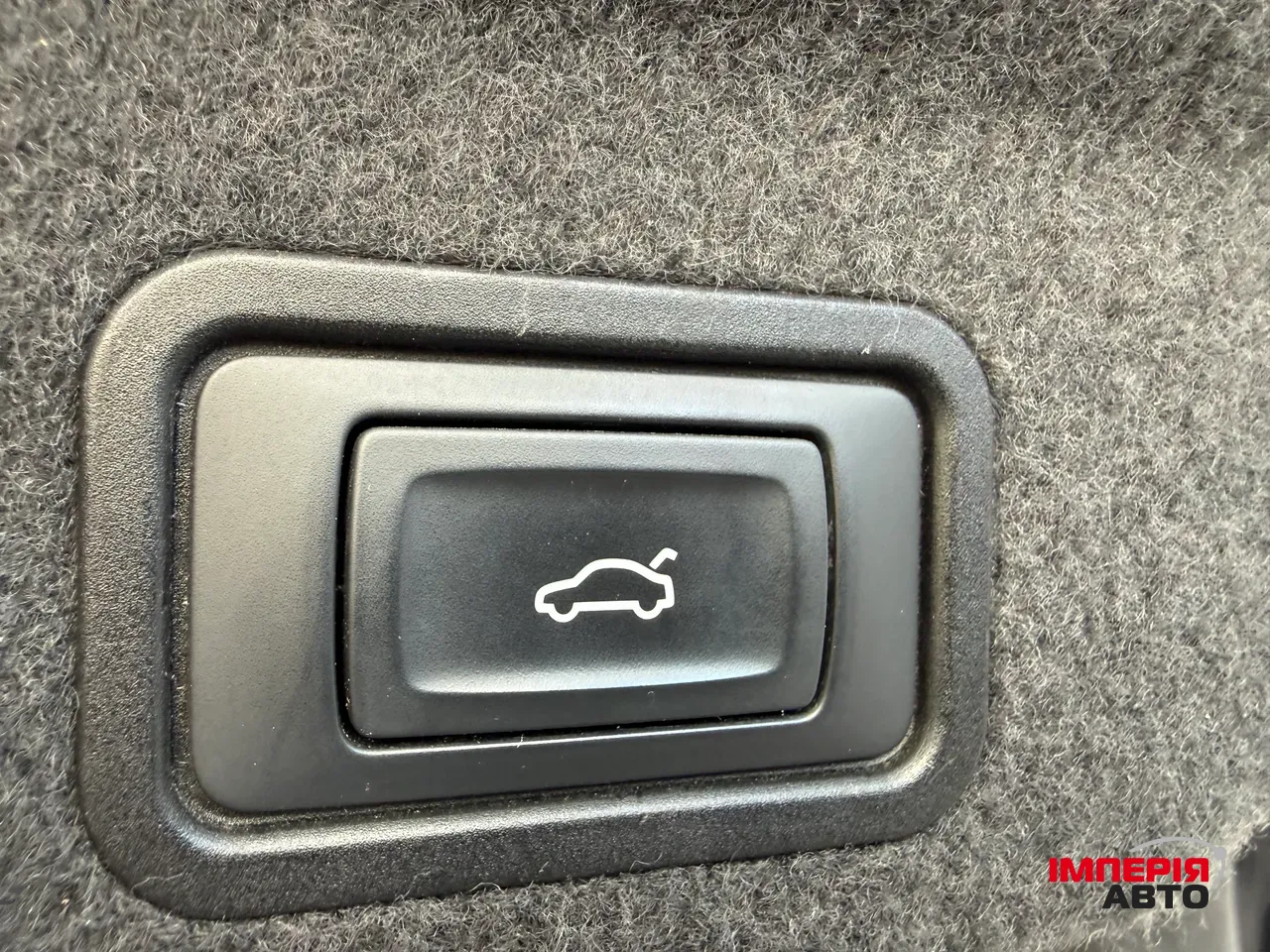 Audi A8 - фото 68