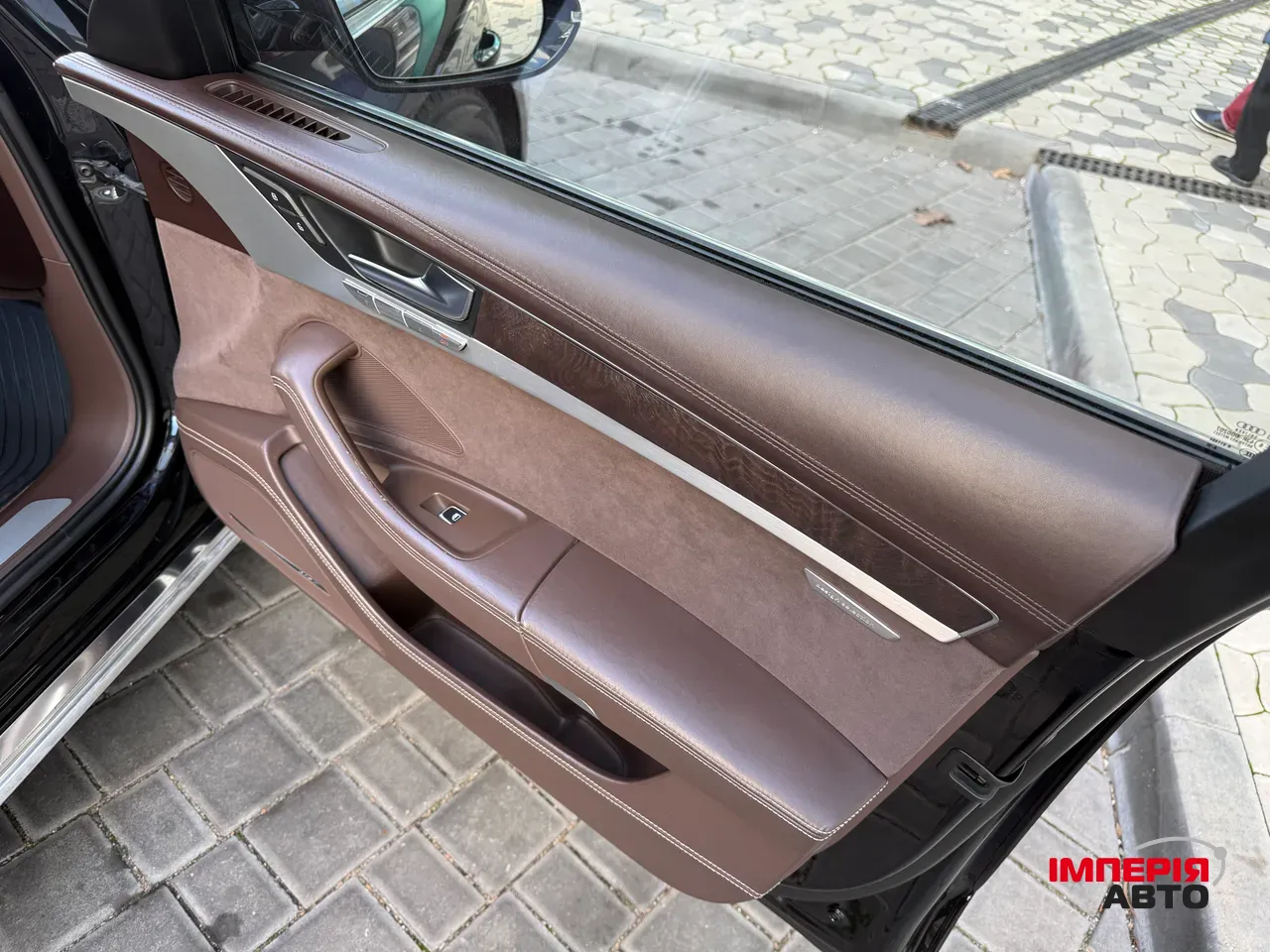 Audi A8 - фото 36