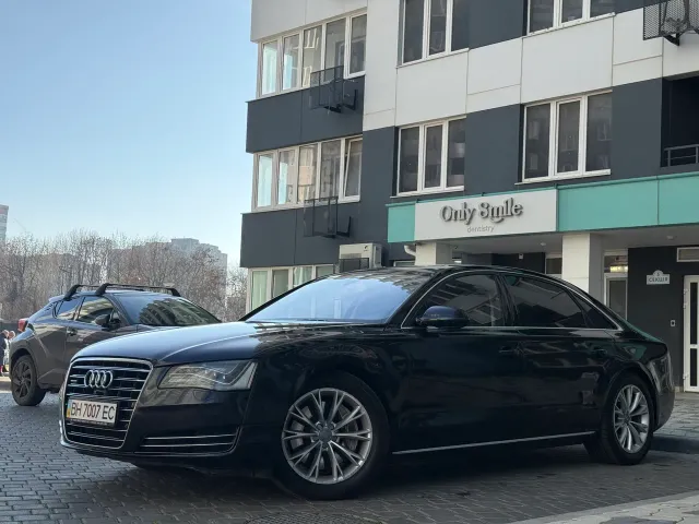 Audi A8 - фото 2