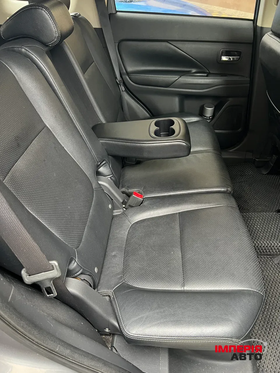 Mitsubishi Outlander - фото 11