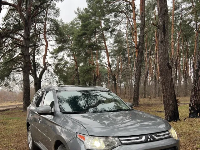 Mitsubishi Outlander - фото 3