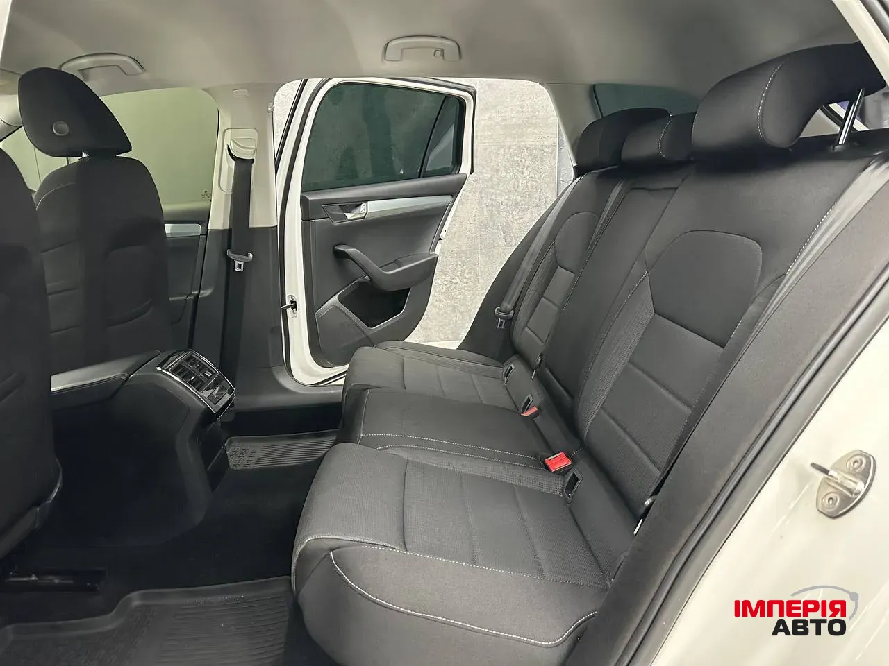 Skoda Superb - фото 13