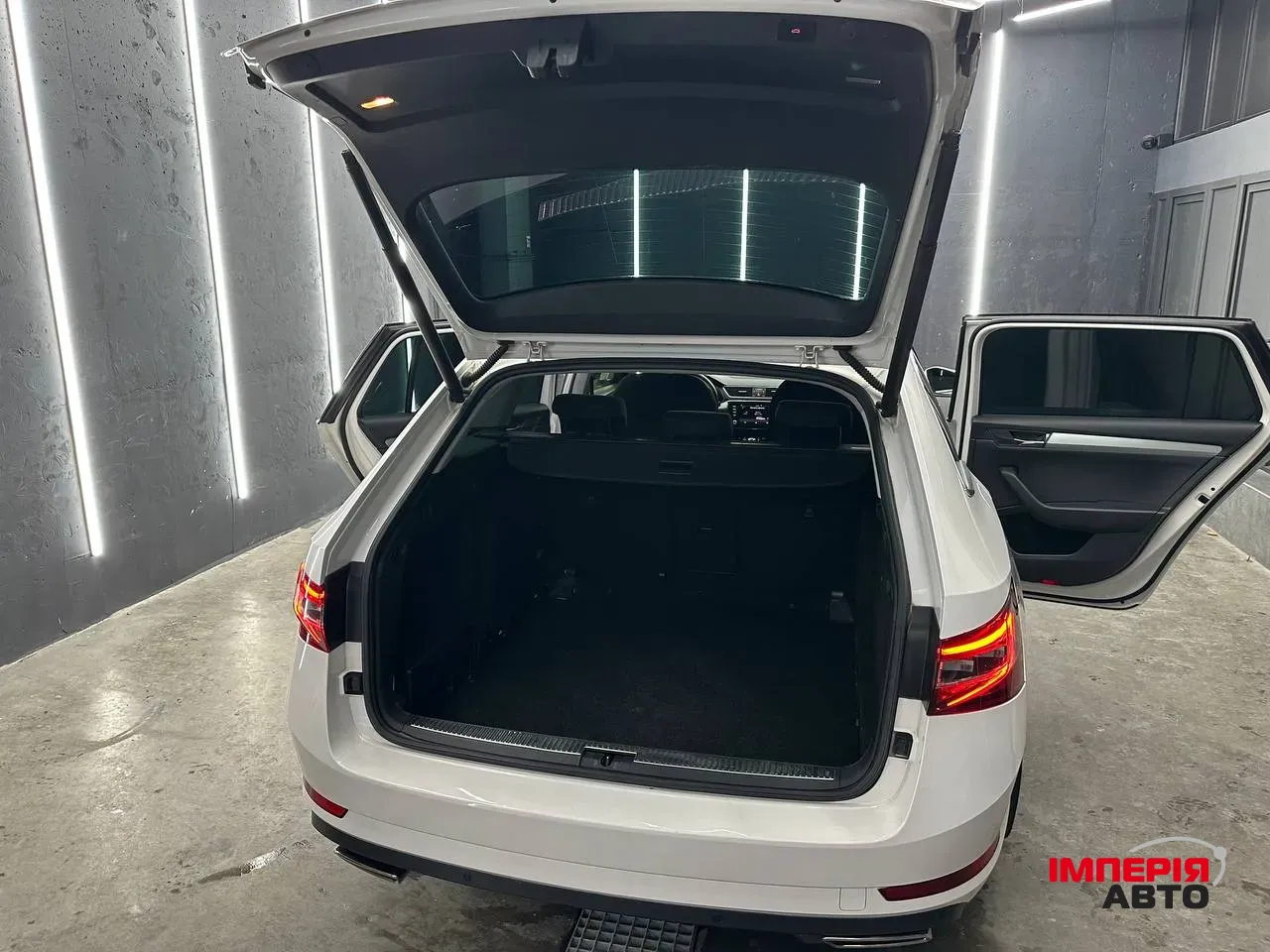 Skoda Superb - фото 15