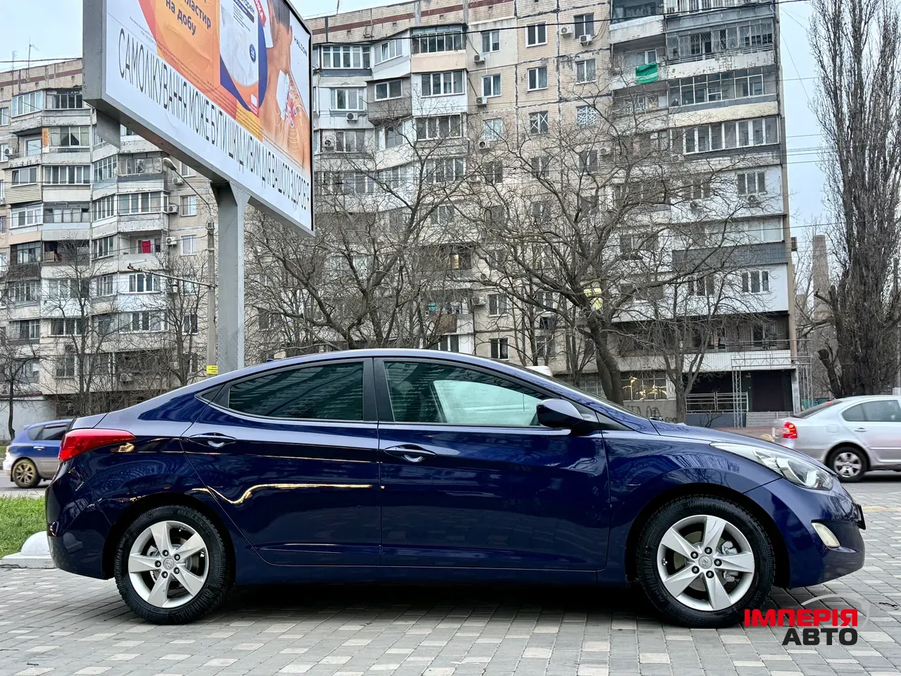 Hyundai Elantra - фото 3