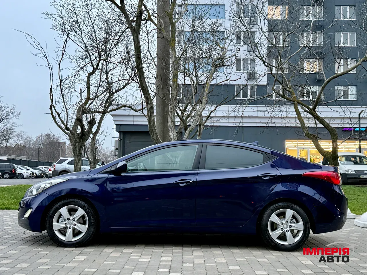 Hyundai Elantra - фото 2