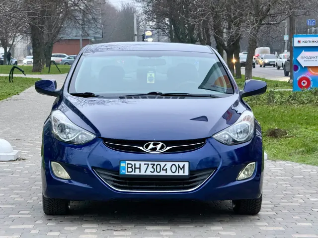 Hyundai Elantra - фото 5