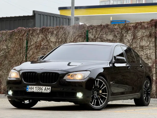 BMW 7 серії - фото 1