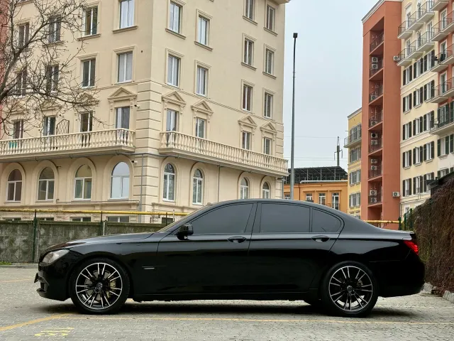 BMW 7 серії - фото 2