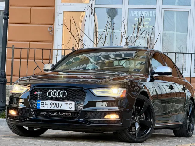 Audi S4 - фото 1