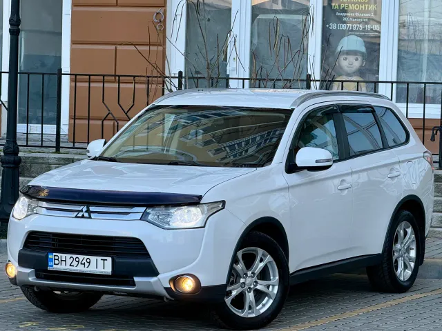 Mitsubishi Outlander - фото 5