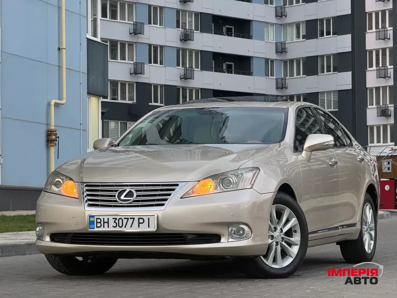 Lexus ES - фото 1