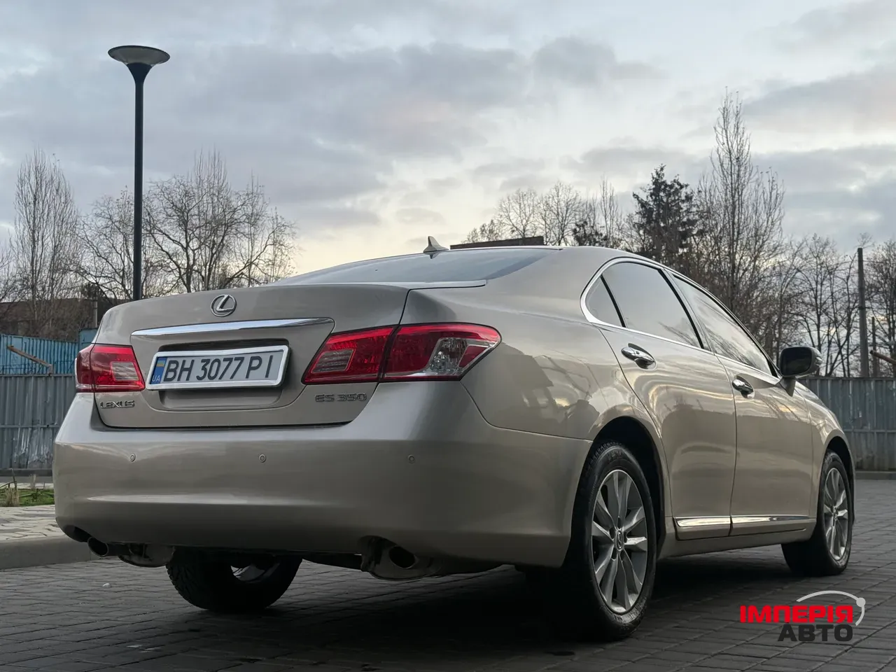 Lexus ES - фото 12