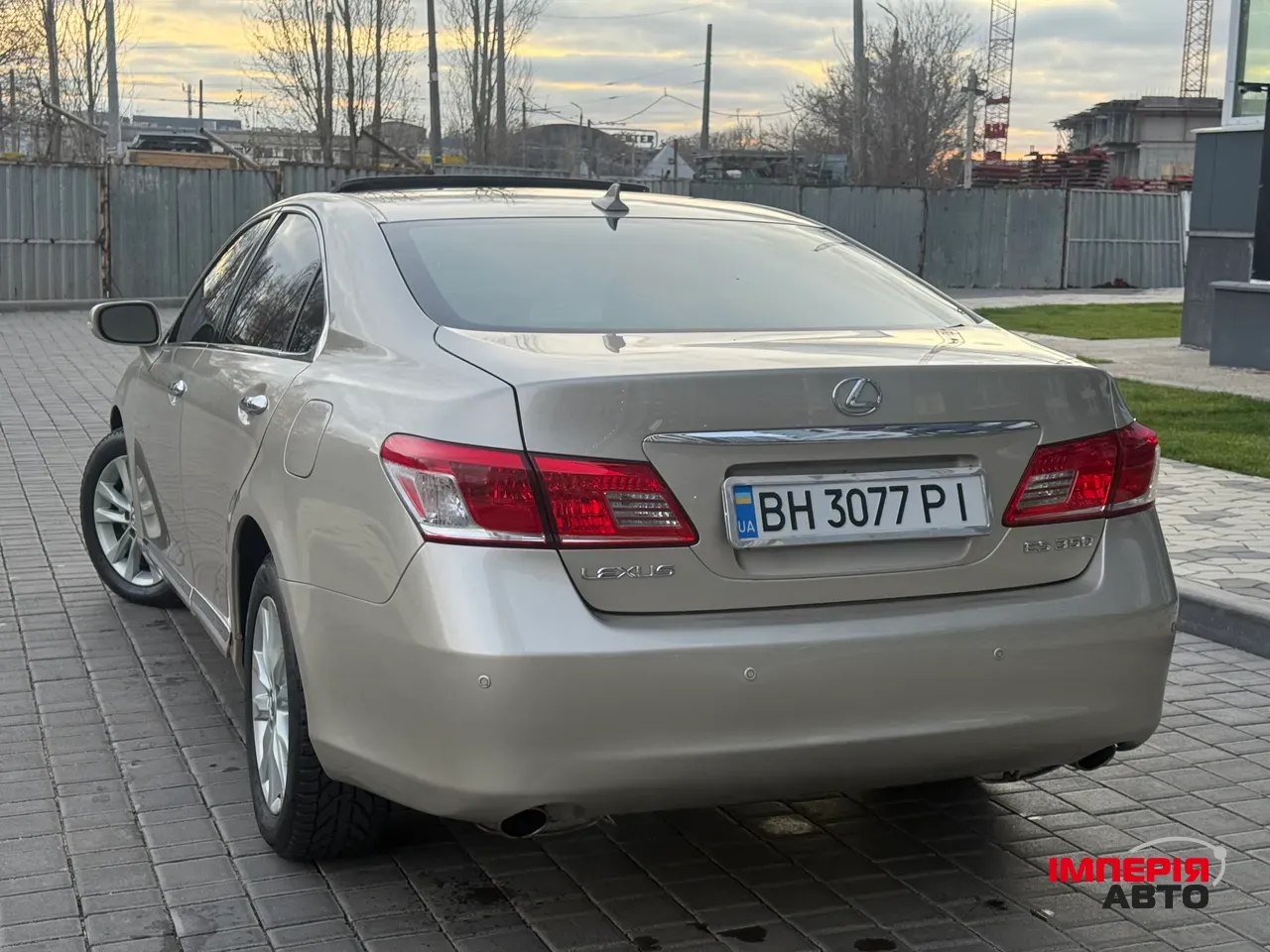 Lexus ES - фото 30