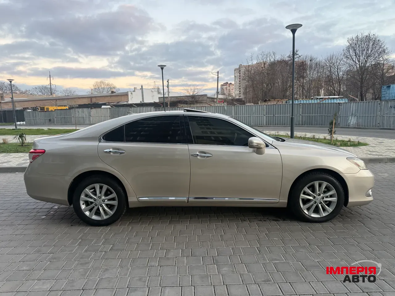 Lexus ES - фото 4