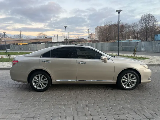 Lexus ES - фото 4
