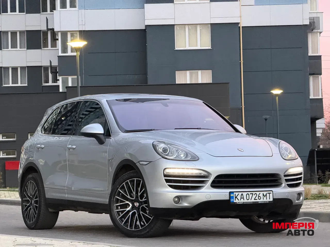 Porsche Cayenne - фото 27