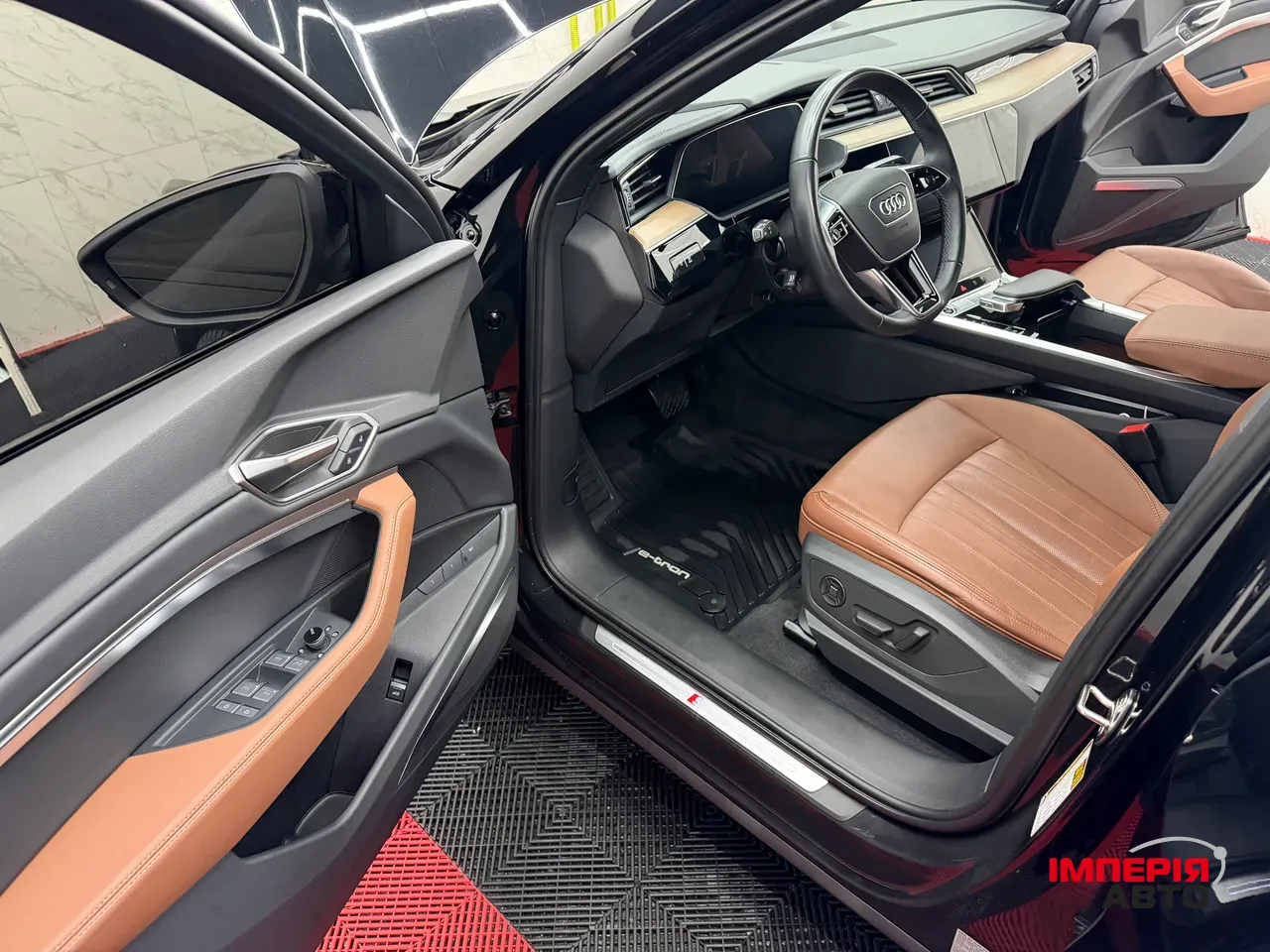 Audi Q8 e-tron - фото 12