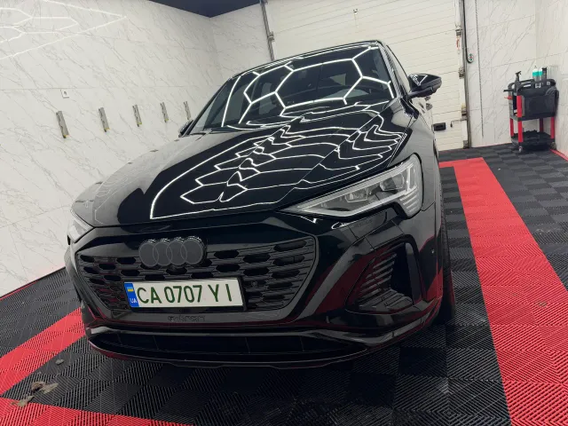 Audi Q8 e-tron - фото 5