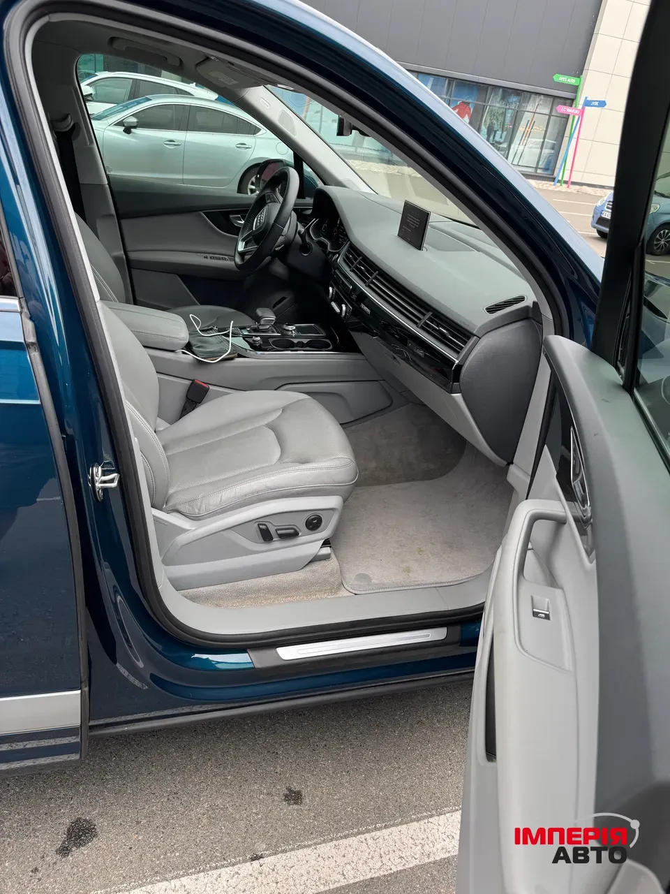 Audi Q7 - фото 13