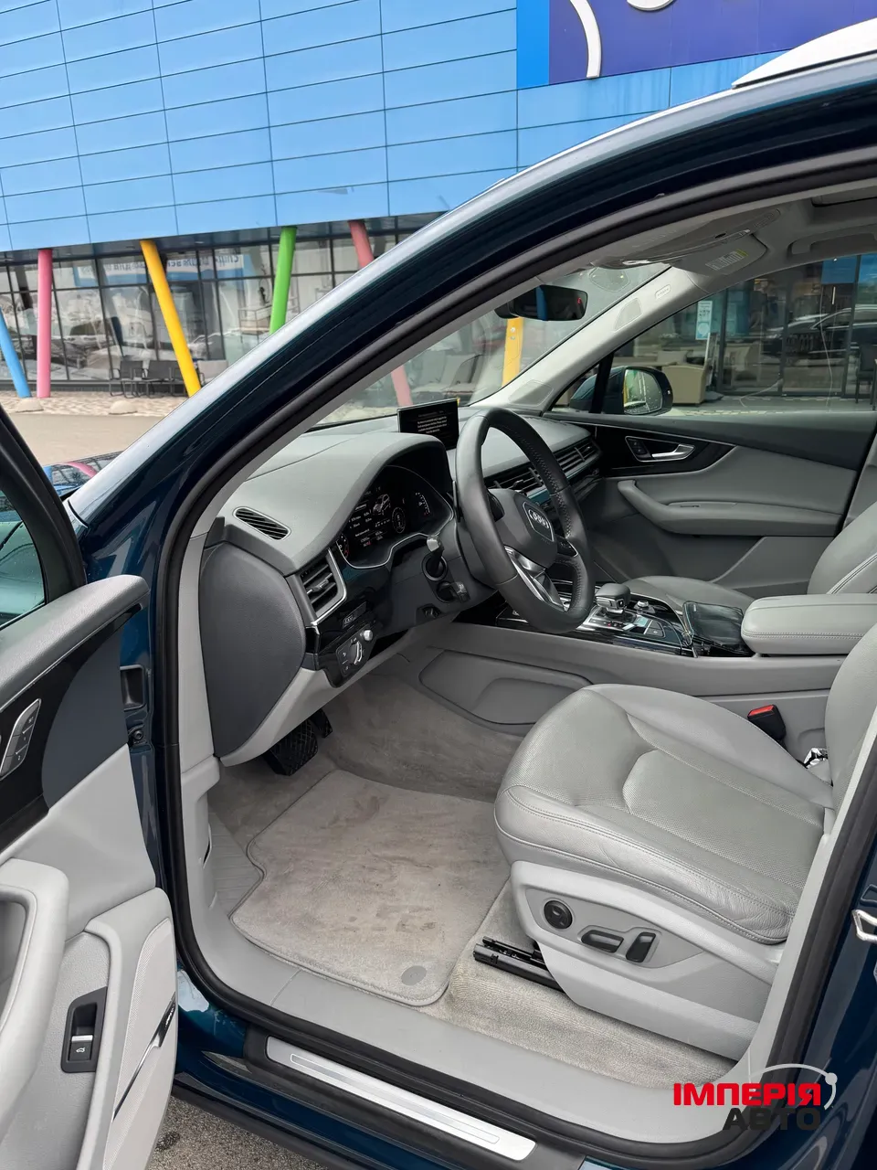 Audi Q7 - фото 17