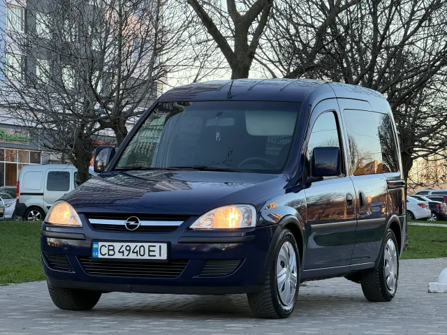 Opel Combo - фото 5