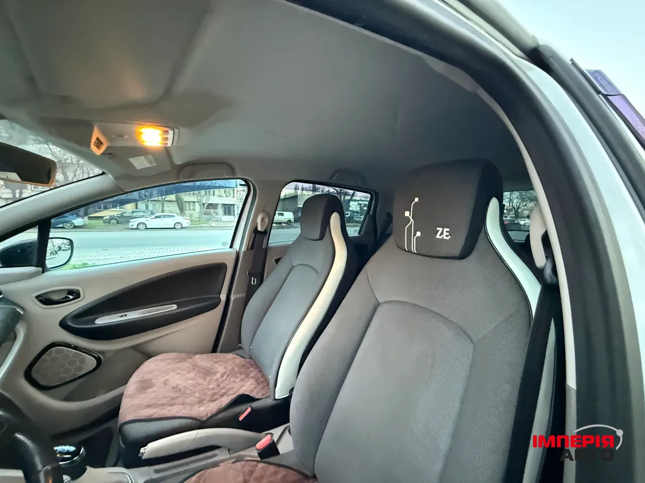 Renault ZOE - фото 58