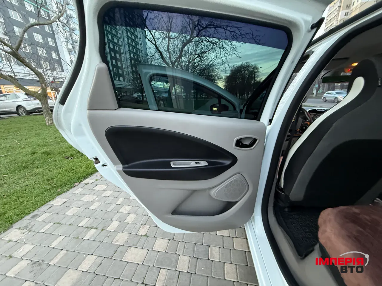 Renault ZOE - фото 44