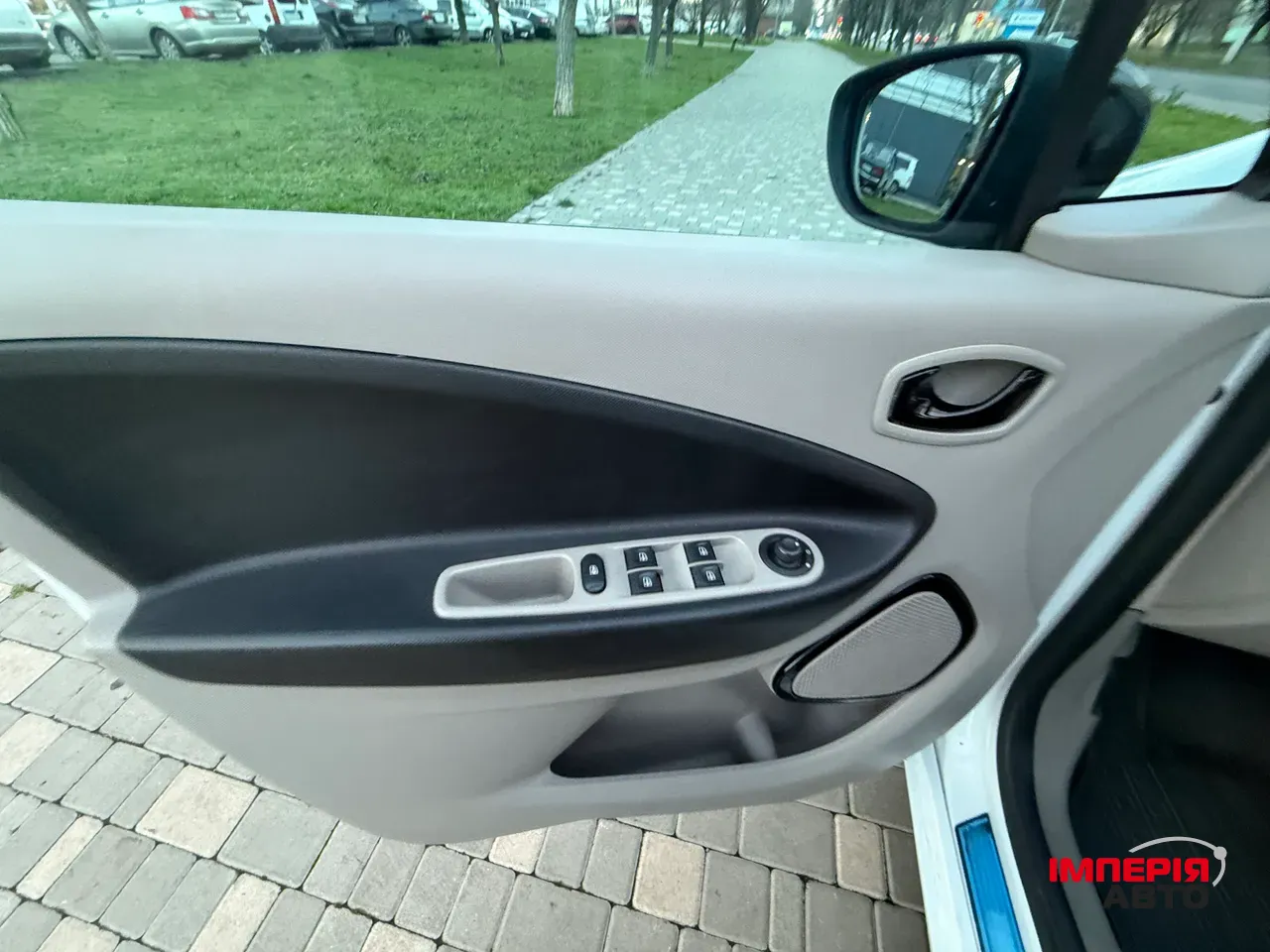 Renault ZOE - фото 55