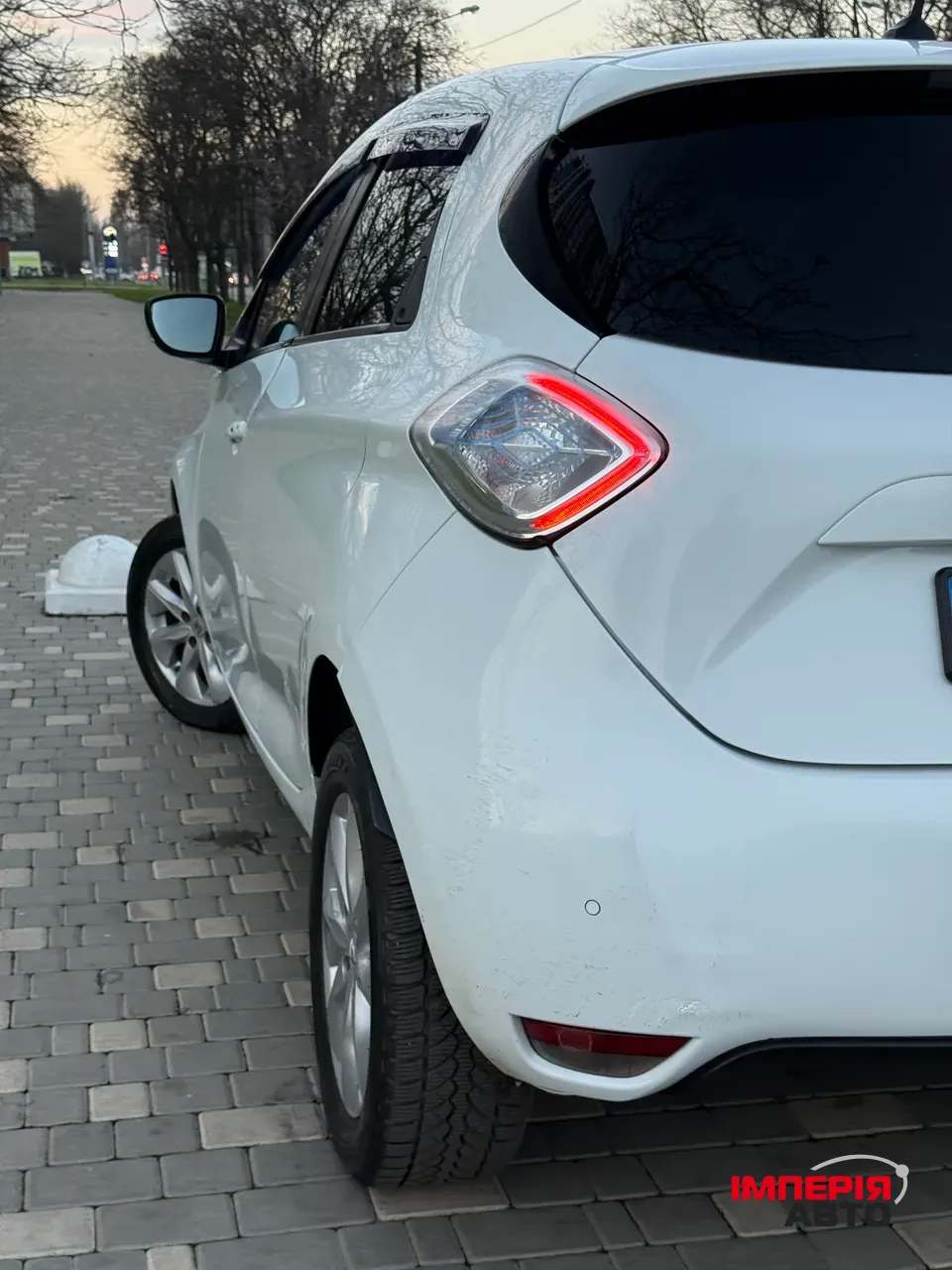 Renault ZOE - фото 27