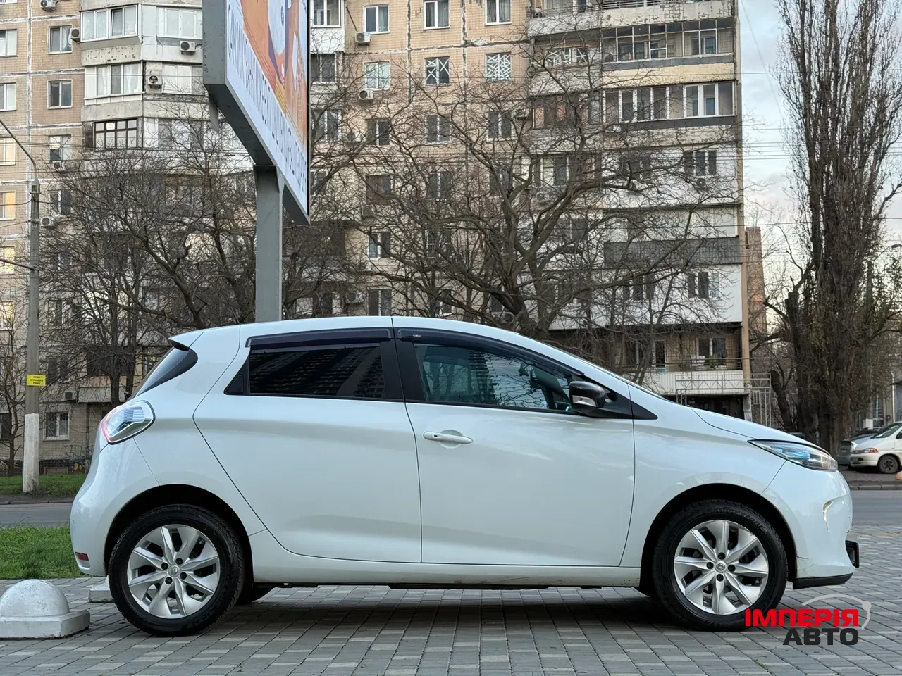 Renault ZOE - фото 3