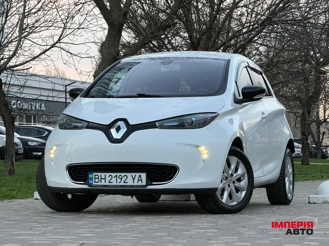 Renault ZOE - фото 8