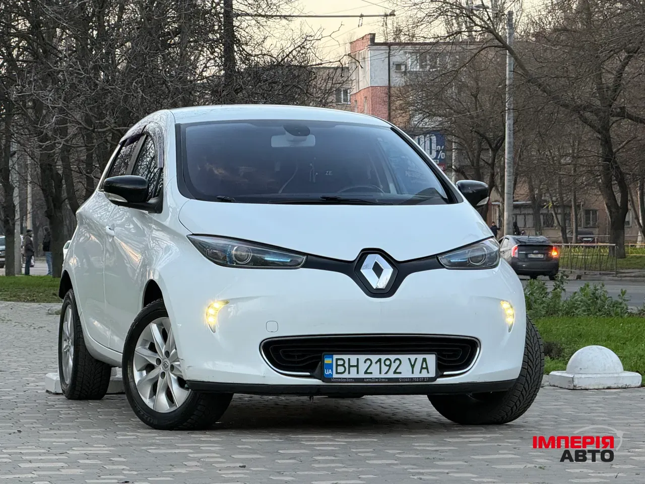 Renault ZOE - фото 16