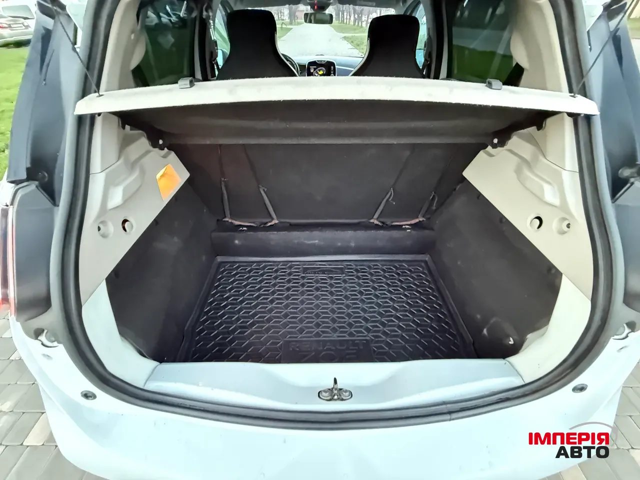 Renault ZOE - фото 30