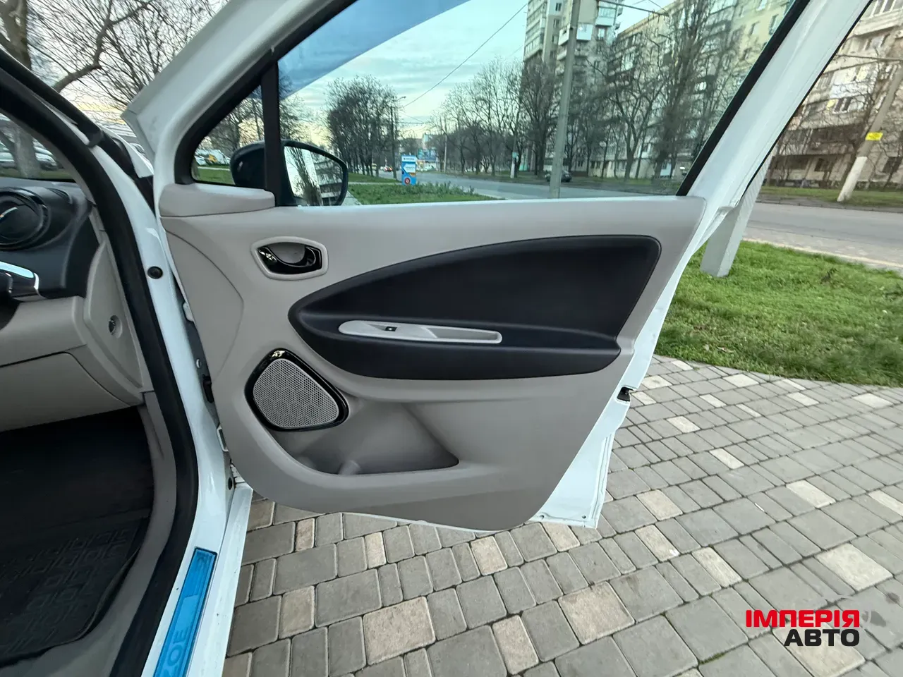 Renault ZOE - фото 45